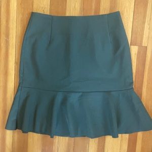 NEVER WORN olive green flared H&M skirt - size 2